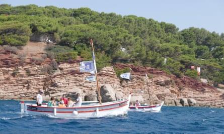 La France en vacances : une journée à la plage à Sanary-sur-Mer